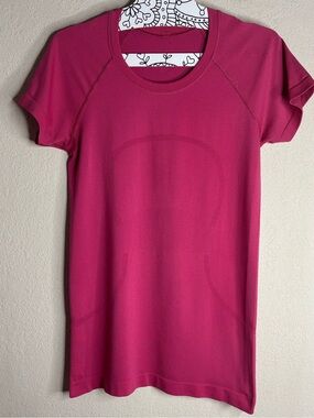 Lululemon swiftly tech short sleeve shirt size 6